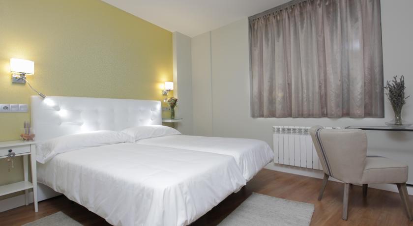 Hotel Rosal Oviedo Esterno foto