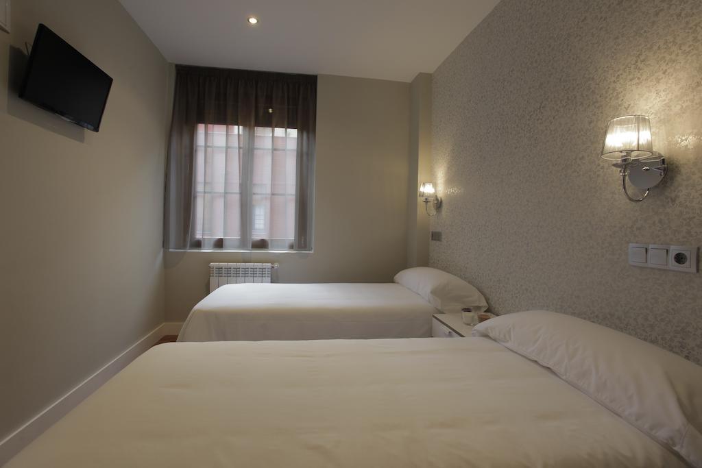 Hotel Rosal Oviedo Esterno foto