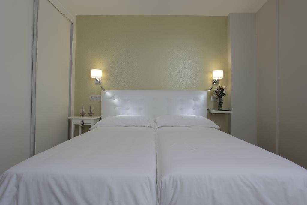 Hotel Rosal Oviedo Esterno foto