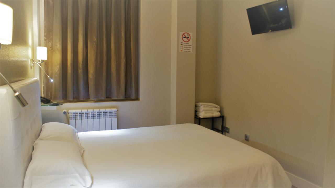 Hotel Rosal Oviedo Esterno foto