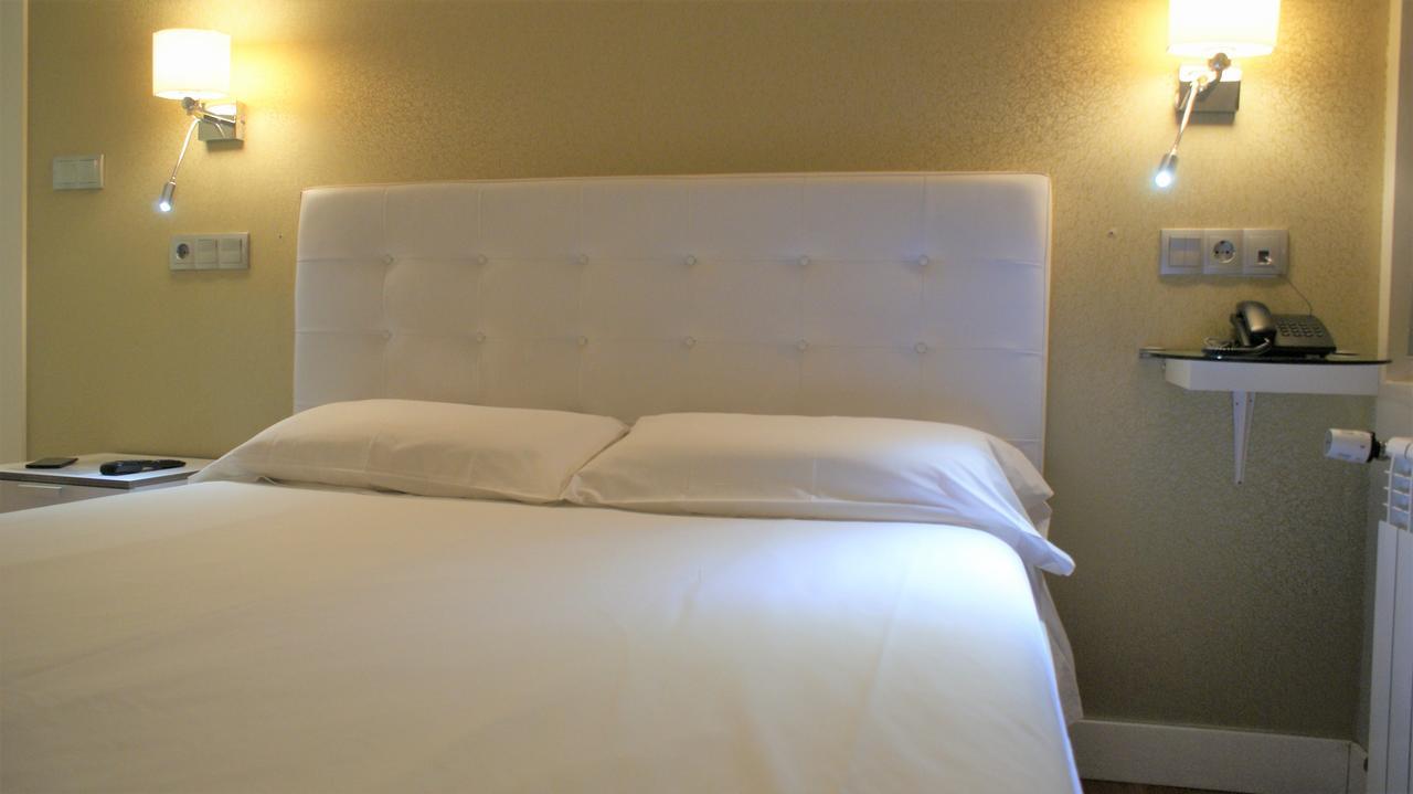 Hotel Rosal Oviedo Esterno foto