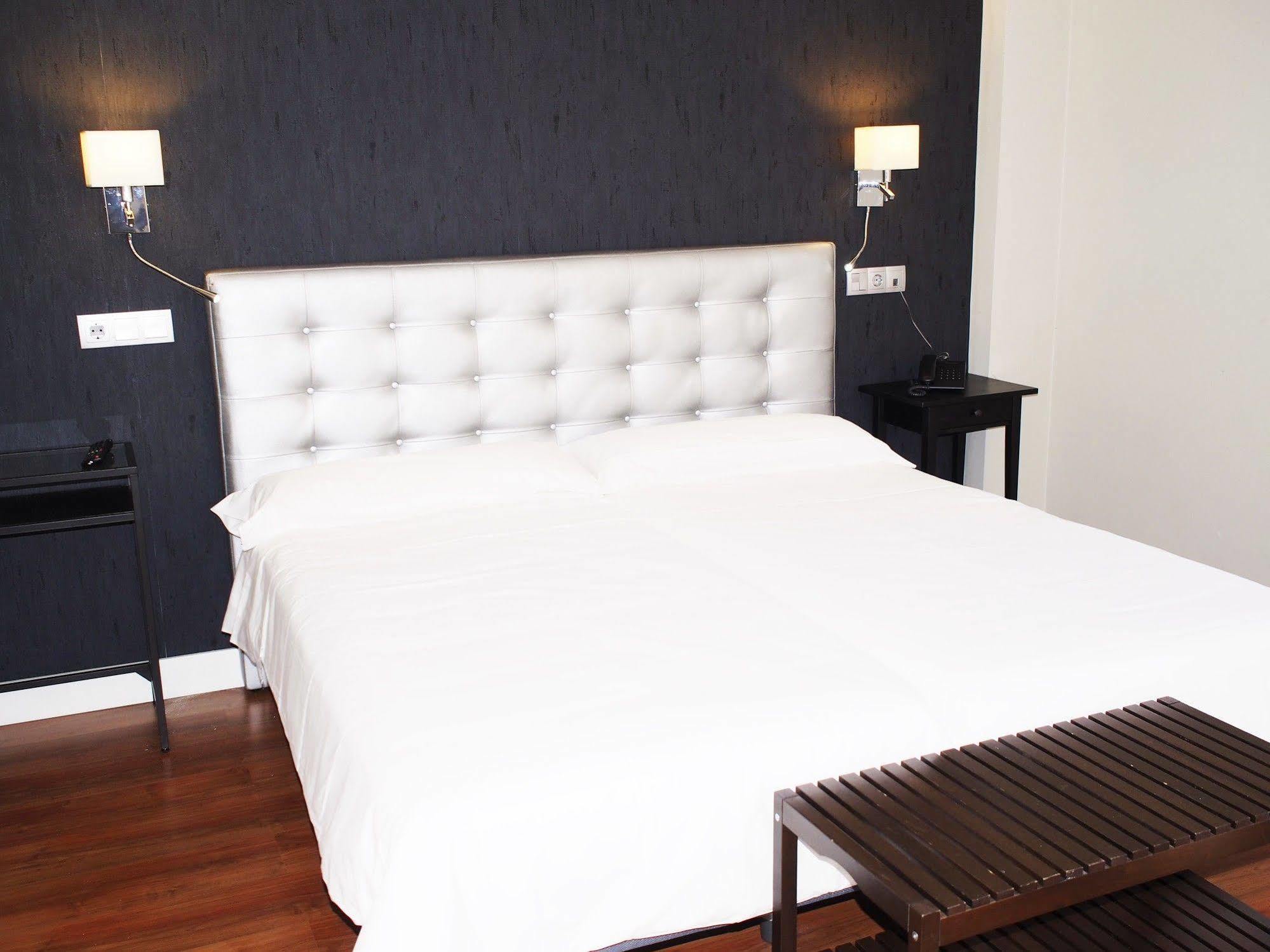 Hotel Rosal Oviedo Esterno foto
